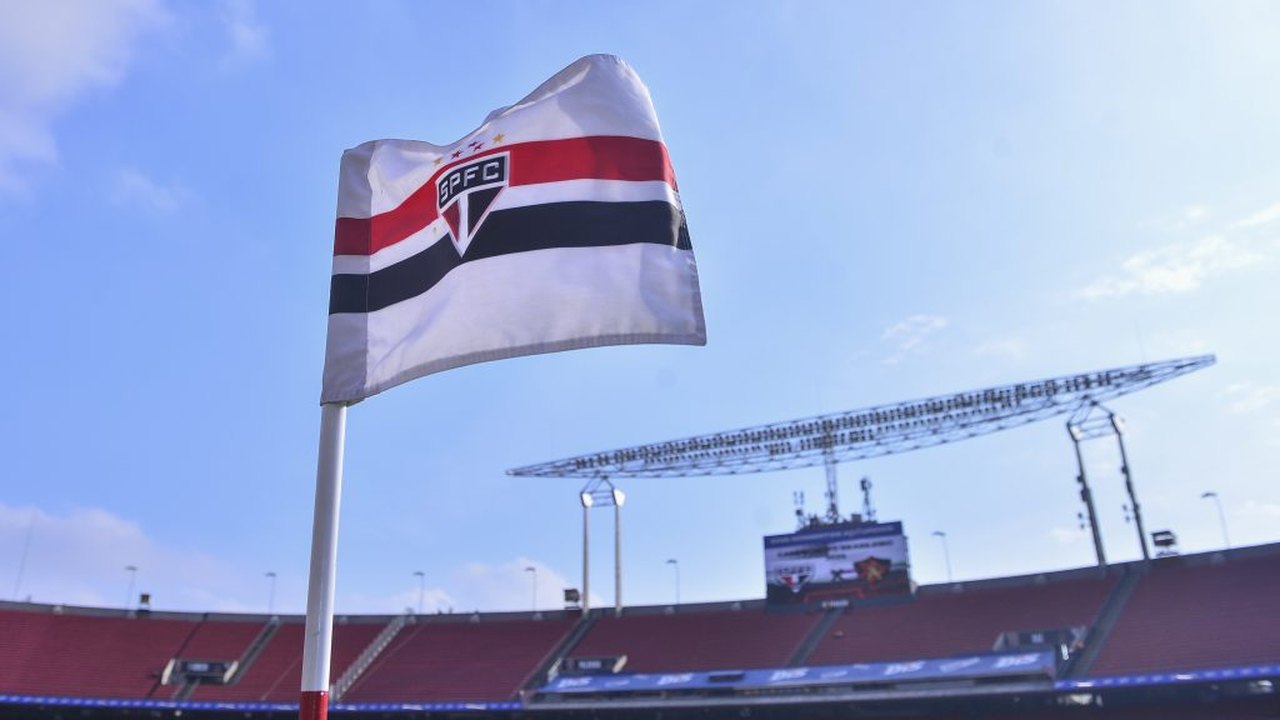 São Paulo rescinde contrato com volante campeão de três títulos