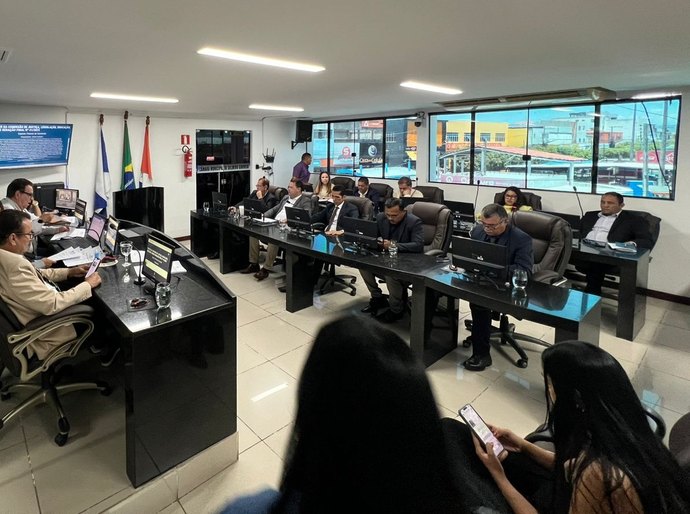 Servidores da Educação de Delmiro comemoram ação da Câmara com aprovação do reajuste de 12% de forma antecipada