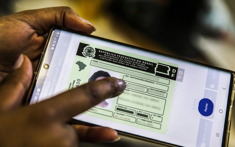 Nova CNH para carro e moto terá exigência de exame toxicológico