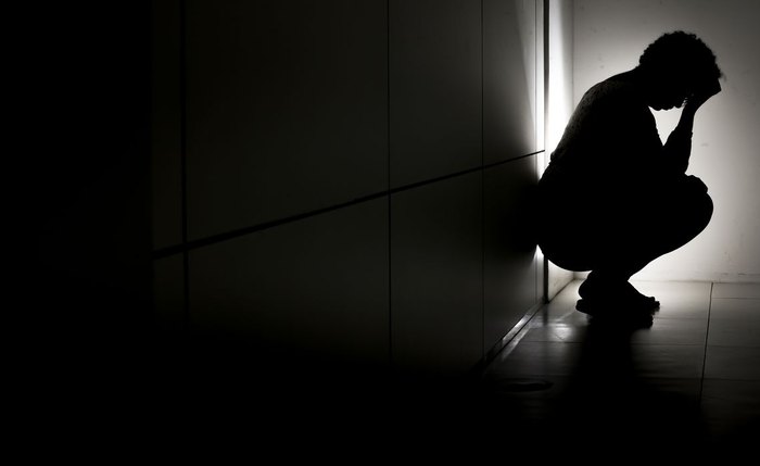 Jovens são os que mais estão sofrendo com período de pandemia da covid-19 Jovens são os que mais estão sofrendo com período de pandemia da covid-19