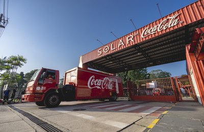 Solar Coca-Cola faz aporte de R$ 80 milhões para otimizar gestão hídrica em fábricas