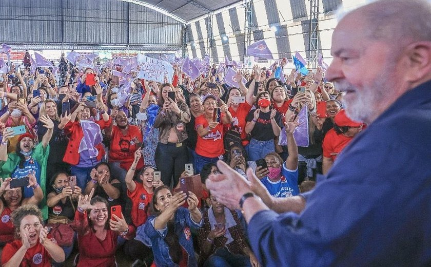 “Meu compromisso é com o povo pobre deste país”, diz Lula em encontro com mulheres na Brasilândia (SP)