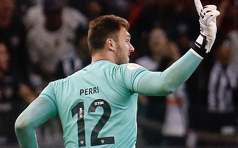 Botafogo se despede de goleiro Lucas Perri e do zagueiro Adryelson, oficializados no Lyon