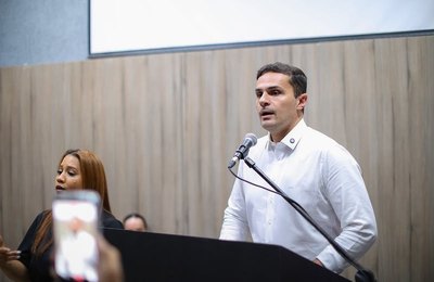 Conquista defendida por Alexandre Ayres na Uncisal ganha homenagem especial: Restaurante Universitário levará nome de seu pai
