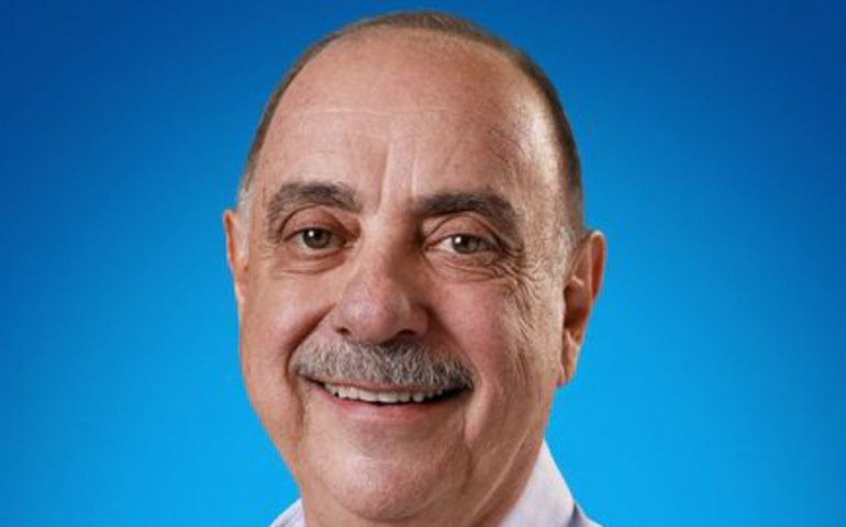 Prefeito de BH tem parada cardiorrespiratória e estado de saúde piora