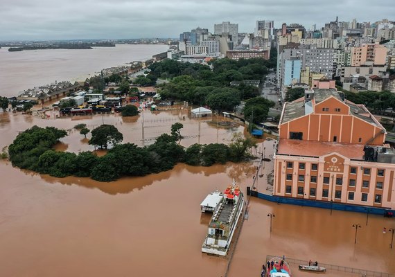 Secom pede investigação de postagens com fake news sobre ações no RS