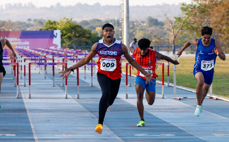 Estudantes da rede pública conquistam duas medalhas no atletismo nos Jogos da Juventude
