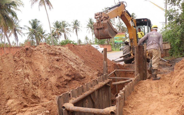 Técnicos acompanham início das obras de esgotamento em São Miguel dos Milagres