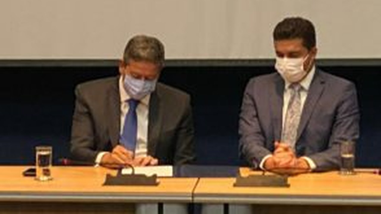 Arthur Lira viabiliza retomada de obras de habitação na lagoa Mundaú
