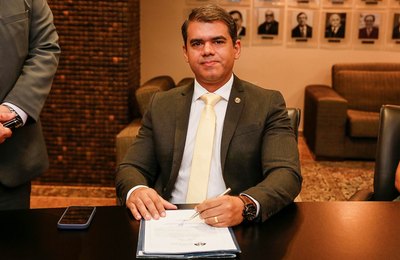 Juiz Kleber Borba é promovido para a 14ª Vara Criminal da Capital