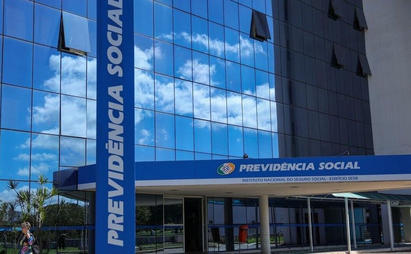 Oposição vence e Carlos Viana assume presidência da CPI do INSS