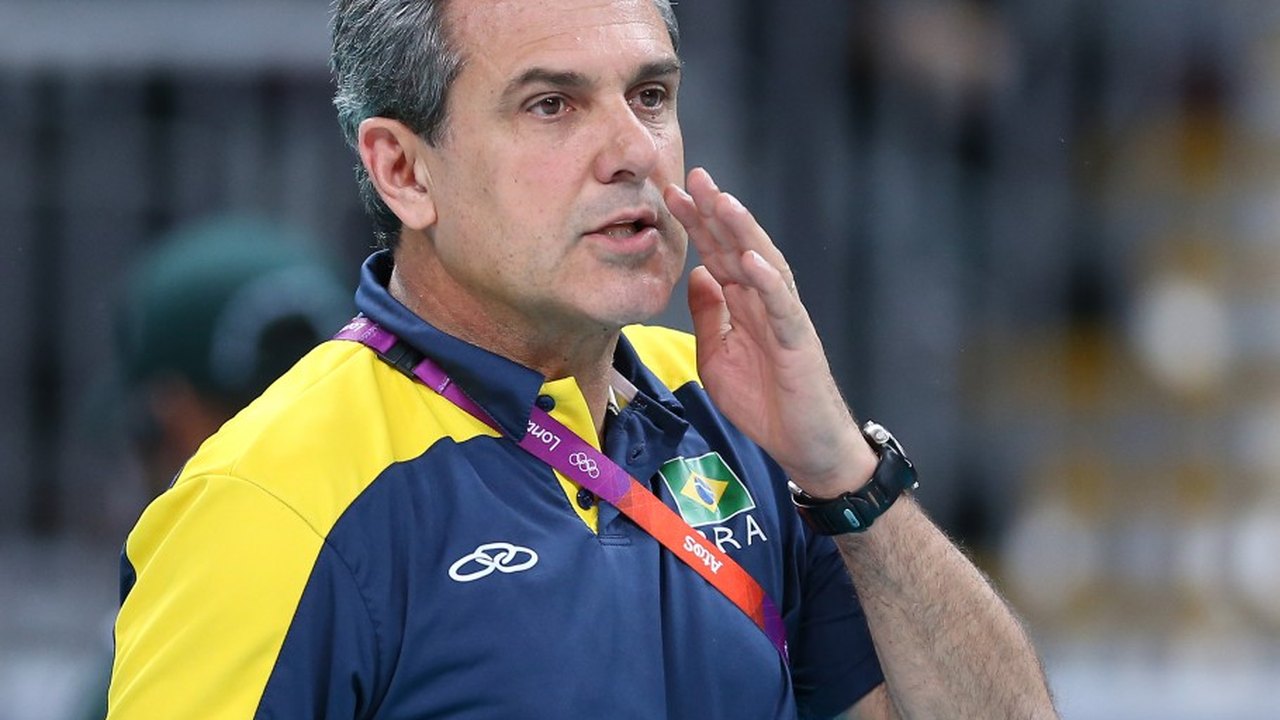 Zé Roberto anuncia lista de convocadas da seleção de vôlei para Pré-Olímpico sem Macris
