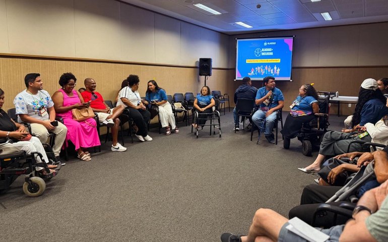 Na 11ª Bienal, servidores com deficiência da Secdef promovem letramento sobre anticapacitismo