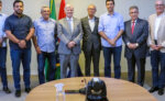 Presidente da AMA participa de solenidade ao lado do governador Klever Loureiro