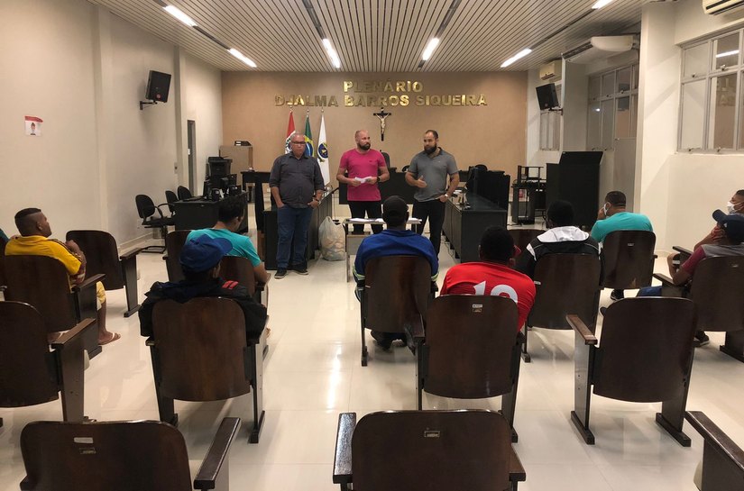 Secretaria de Esportes de Coruripe reúne árbitros para discutir últimos ajustes para 23º Campeonato de Futebol