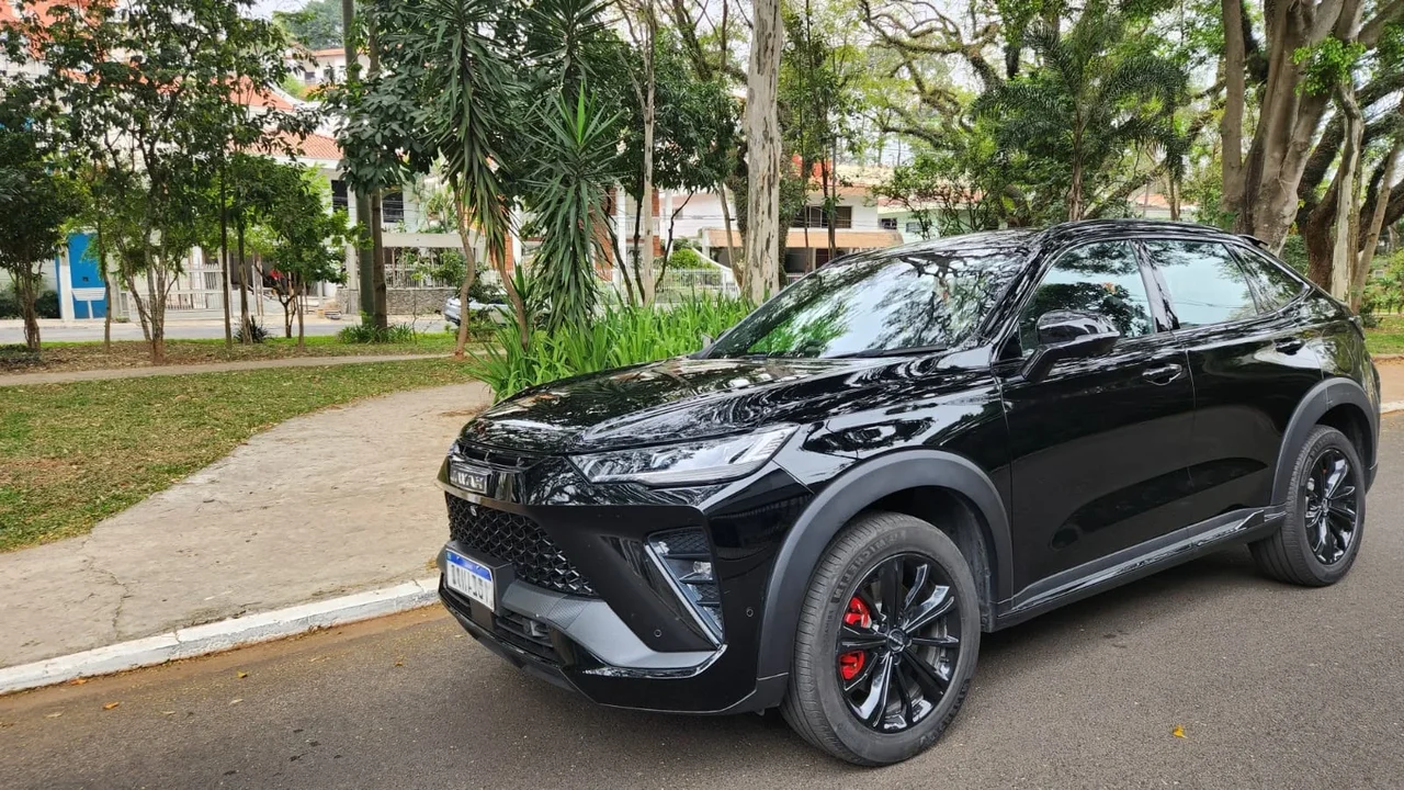 Haval H6 GT mostra duas faces entre ruas e estradas