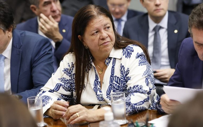 Comissão aprova proposta que incentiva presença de mulheres na construção civil