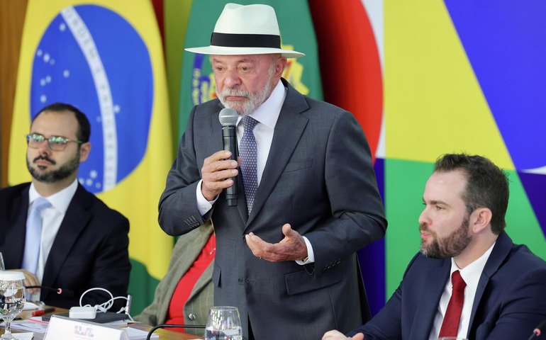 Lula lança Novo Desenrola e alerta: 'Renegociar dívida não é licença para apostar em bet'