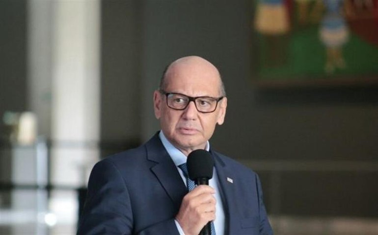 Dimas Covas classifica como &#8216;estranho&#8217; estudo da Saúde sobre 3ª dose da Coronavac