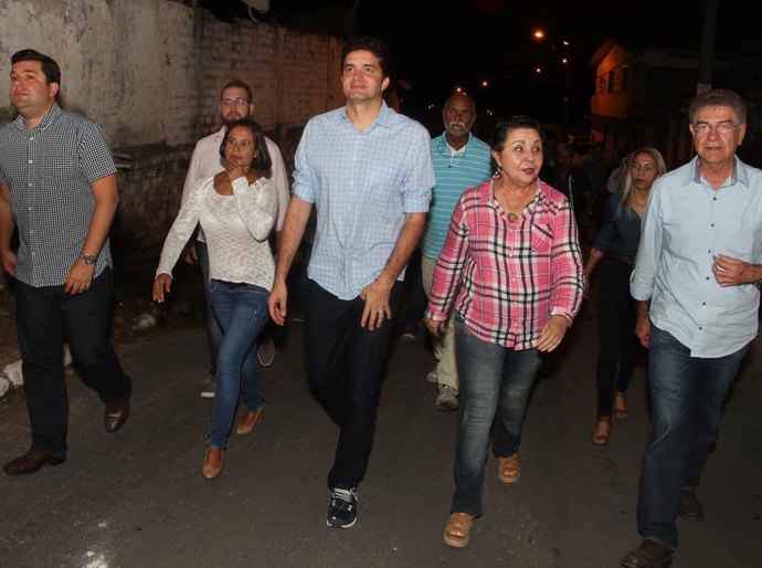 Comunidade do Flexal de Baixo agora tem ruas asfaltadas