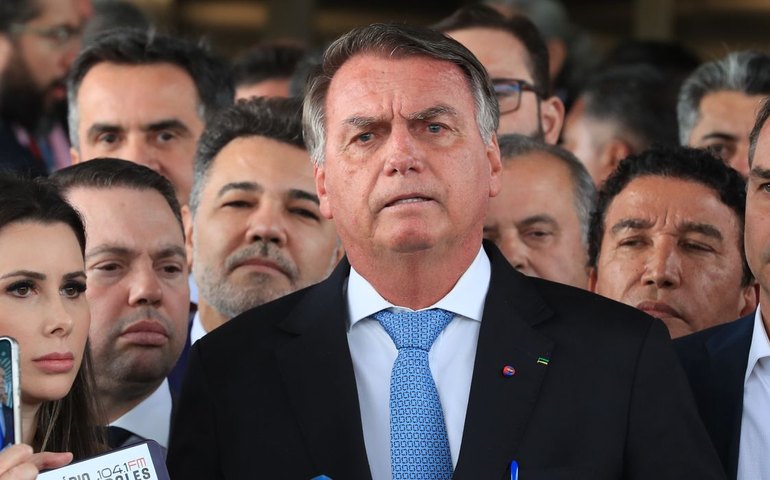 Moraes diz que Bolsonaro ignora e desrespeita o Supremo