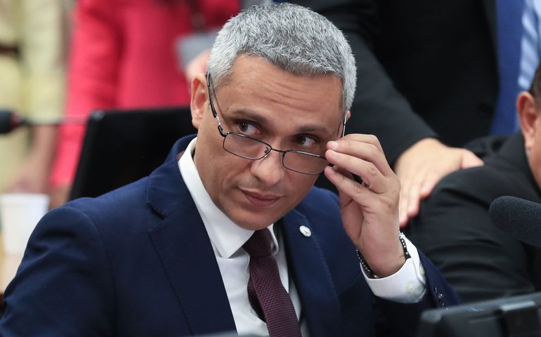 Deputado Gustavo Gayer vira réu no STF por injúria contra Lula