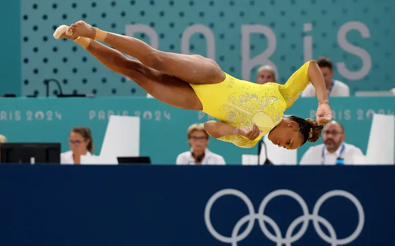 Rebeca Andrade ganha quinta medalha olímpica, com prata no salto