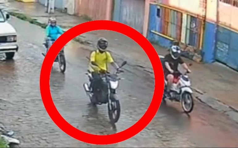 Polícia Civil divulga vídeo de homicídio no Jacintinho para ajudar a identificar autor do crime