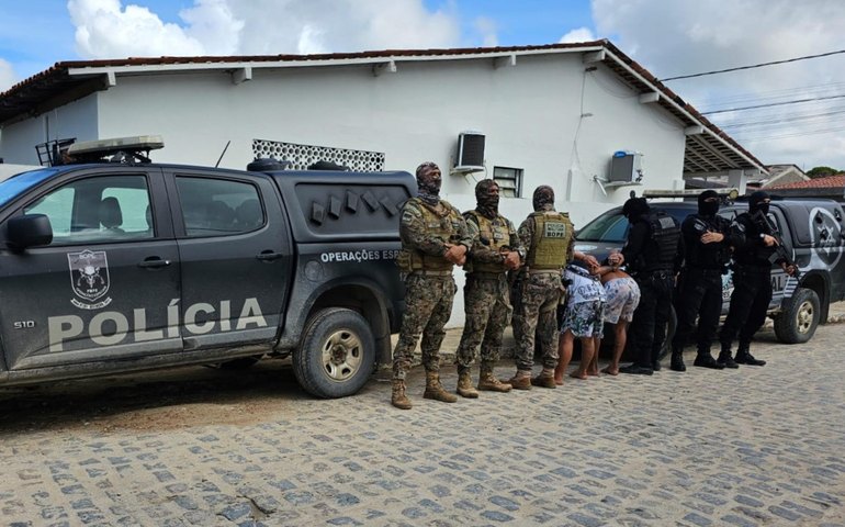 Operação conjunta das PMs de Alagoas e Pernambuco prende suspeito de gerenciar o tráfico em Maceió