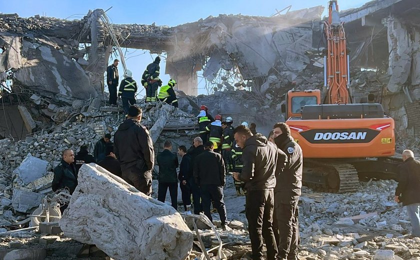 Irã bombardeia supostas bases de grupo armado no Paquistão e no Iraque