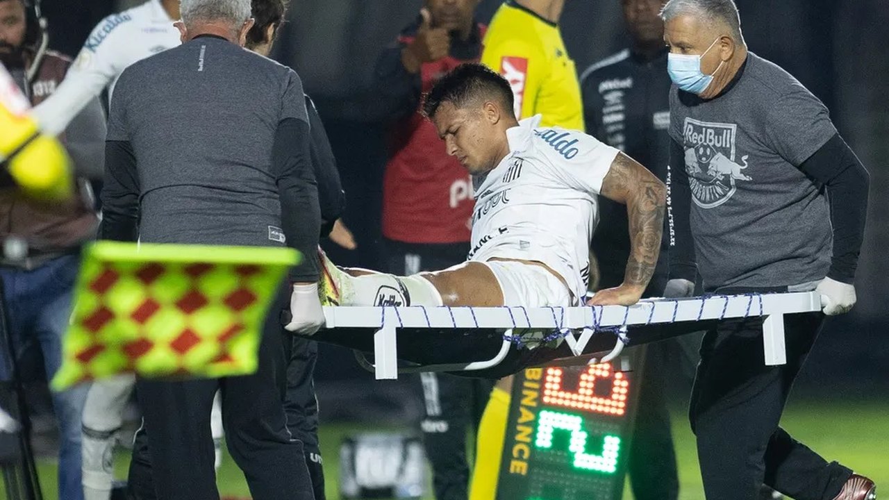 Marcos Leonardo tem lesão descartada, mas é dúvida para clássico com Corinthians