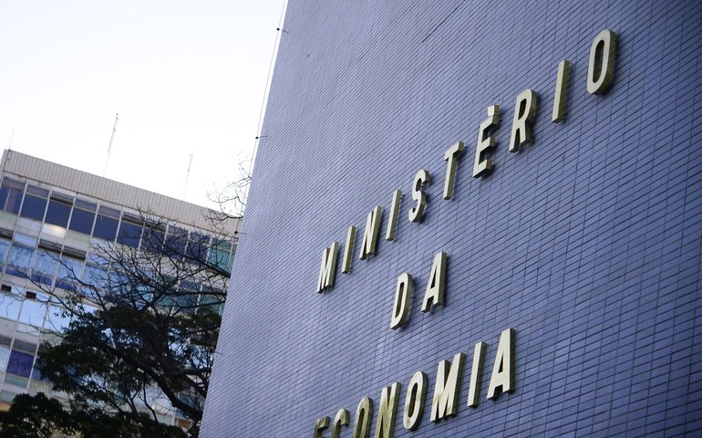 Governo reduz para R$ 7,7 bilhões o volume de recursos congelados em 2025