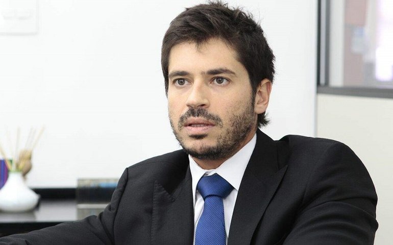 PSL estuda expulsar Bia Kicis após voto contrário ao Fundeb, diz Bozella
