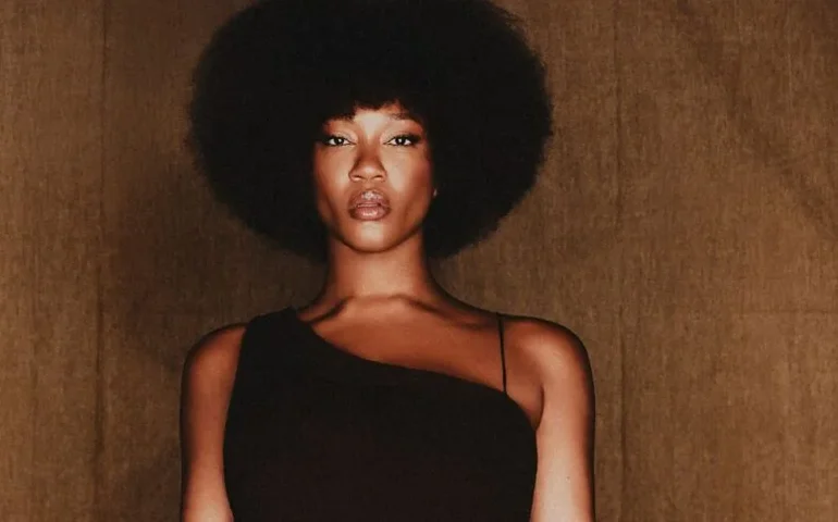 Luedji revela que retirou tumor na perna e enfrentou risco de amputação: 'Priorizo minha saúde'