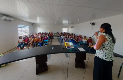  Prefeitura de Arapiraca capacita educadores da rede sobre estratégias de inclusão para alunos autistas