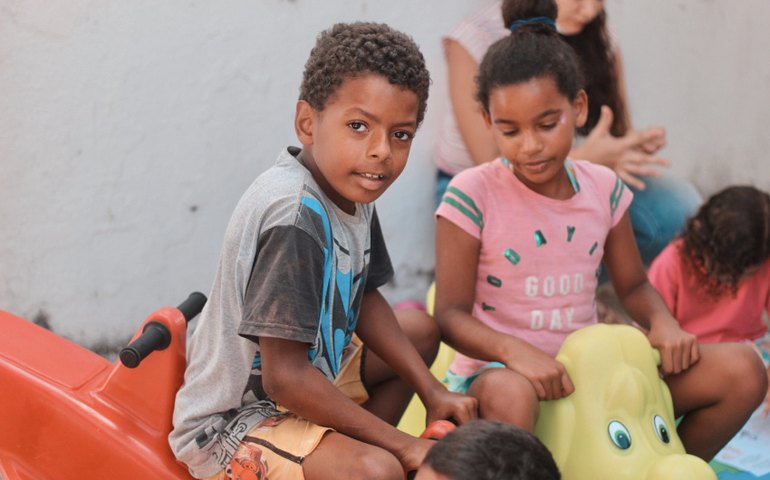 Ação recreativa para crianças movimenta unidade de saúde Durval Cortez