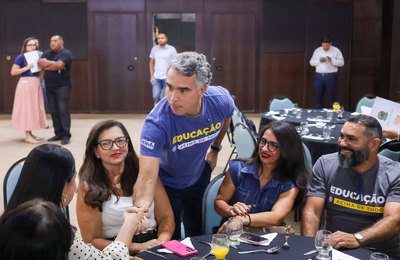 Rafael Brito celebra sanção da isenção do Imposto de Renda e destaca ganhos para os professores