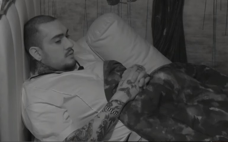 No 'BBB 24', Bin teme por rejeição e Davi é consolado após briga do 'Sincerão'