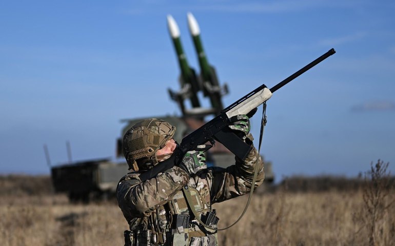 Conflito como negócio: como 'voluntários' pró-Ucrânia lucram com tensões no país?