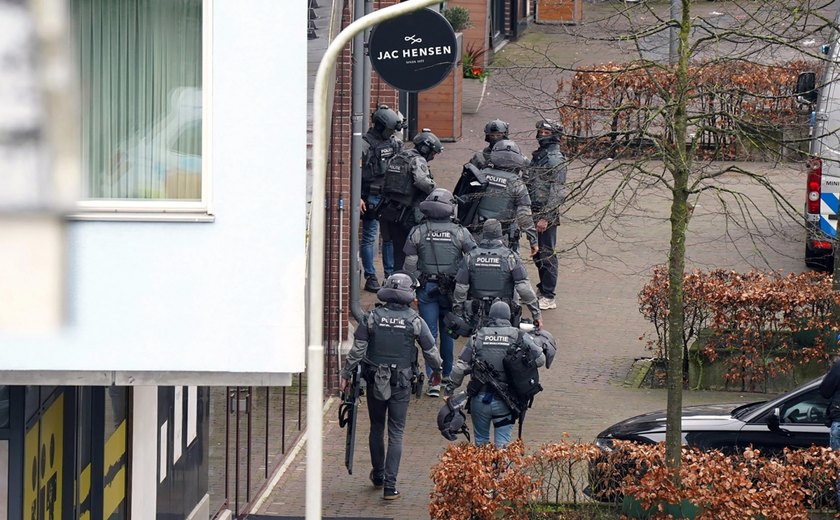 Várias pessoas são feitas reféns em cidade da Holanda, diz polícia; centro é esvaziado