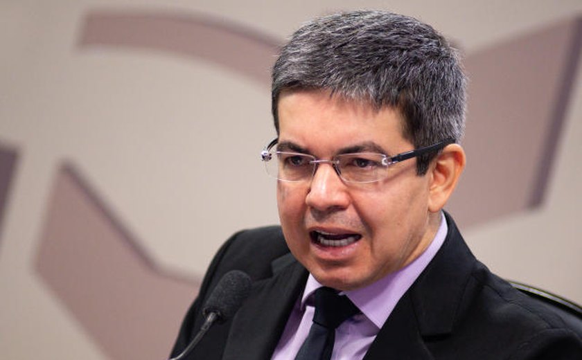 Moraes atendeu a pedido de Randolfe sobre quebra de sigilo bancário