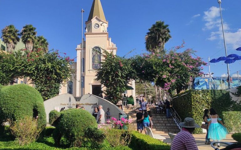 Agora é Lei:  Monte Sião, Capital Nacional da Moda Tricô