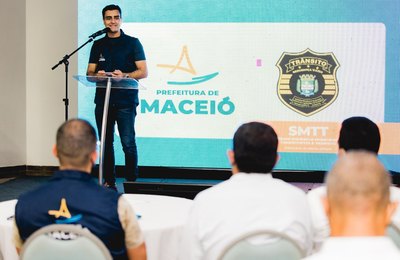 Prefeito de Maceió, JHC, inicia implantação de binário em Cruz das Almas