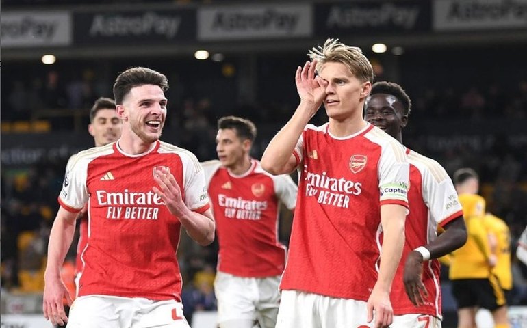 Arsenal derrota Wolverhampton e reassume a liderança do Campeonato Inglês