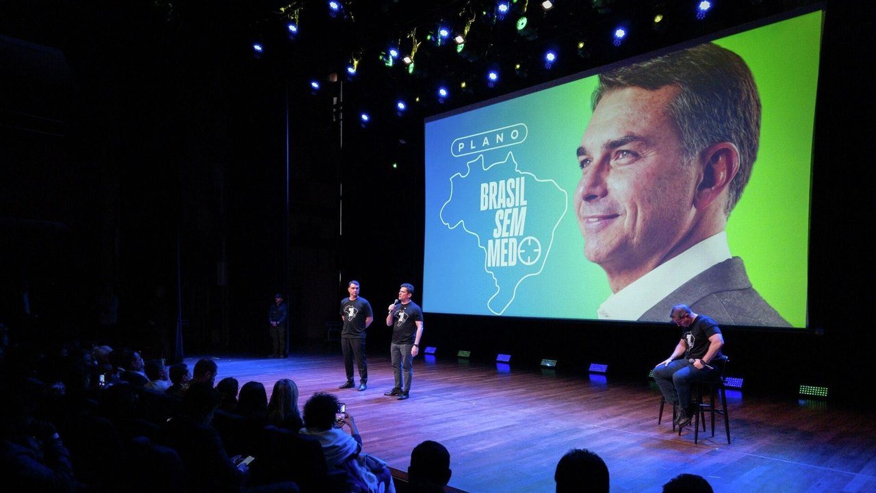 Flávio Bolsonaro apresenta plano inspirado em El Salvador e propõe presídios-fortaleza