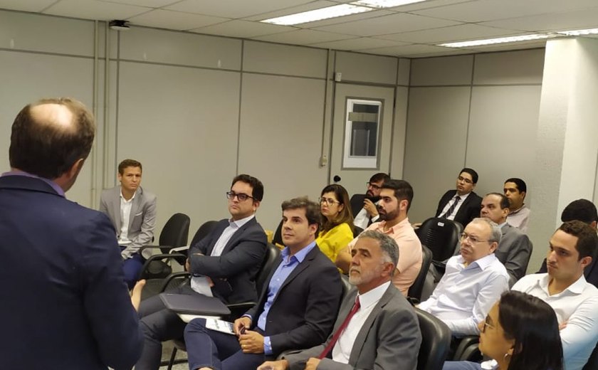 MP se reúne com representantes de empresas de ônibus e da Prefeitura de Maceió para apresentação de auditoria