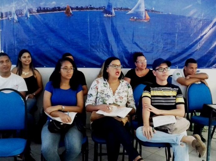 Semptur promove aulas de inglês para atendentes turísticos