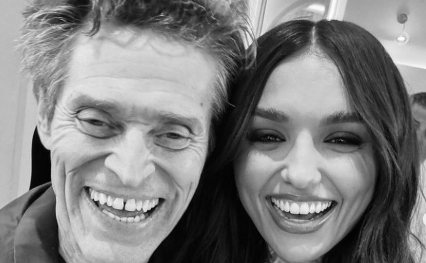 Encontro inusitado: Rafa Kalimann e Willem Dafoe tiram foto juntos em Cannes