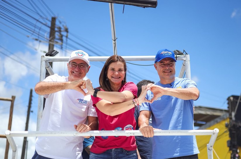 Ceci reúne grande caravana em Atalaia ao lado de Renan Filho e Renan Calheiros