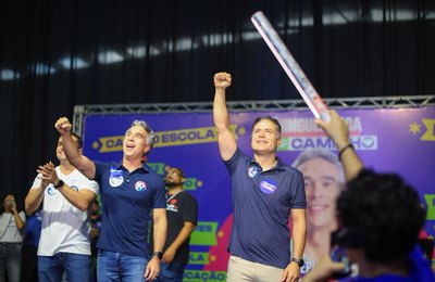 Renan Filho anuncia bolsa para alunos com melhor desempenho e promete fortalecer educação em Alagoas